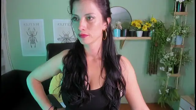 Aliiz 01 online show from 12/14/24, 06:24