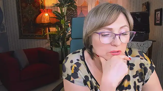 sugar vivien online show from 02/05/25, 12:17