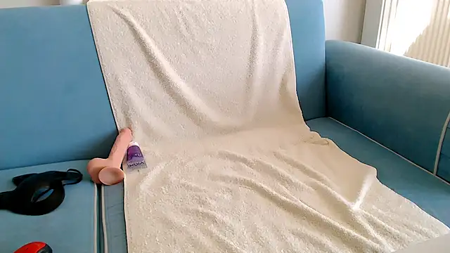 Topmodell online show from 01/02/25, 10:58