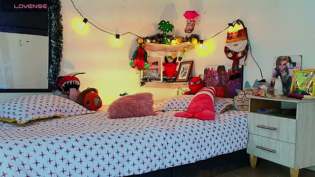 alisson zafiro  online show from 12/03/25, 03:14