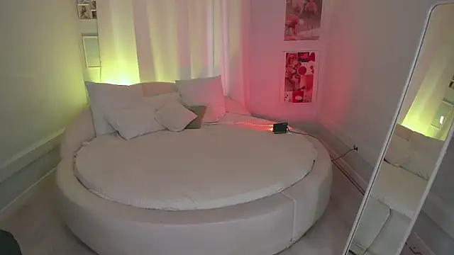 Lil Amelie online show from 05/01/26, 09:58
