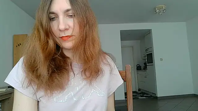 Snapshot of JasmineGlamour chatting on 05/06/26, 02:11 JasmineGlamour online show from 05/06/26, 02:11