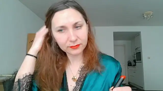 Snapshot of JasmineGlamour chatting on 05/17/26, 04:25 JasmineGlamour online show from 05/17/26, 04:25