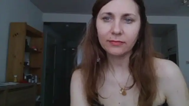 Snapshot of JasmineGlamour chatting on 05/18/26, 04:24 JasmineGlamour online show from 05/18/26, 04:24