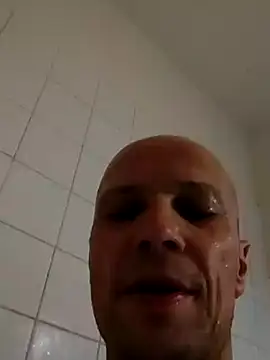 Snapshot of wedge75 chatting on 12/24/24, 06:11 wedge75 online show from 12/24/24, 06:11