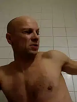 Snapshot of wedge75 chatting on 01/01/25, 06:26 wedge75 online show from 01/01/25, 06:26