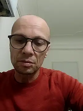 Snapshot of wedge75 chatting on 10/25/25, 01:40 wedge75 online show from 10/25/25, 01:40