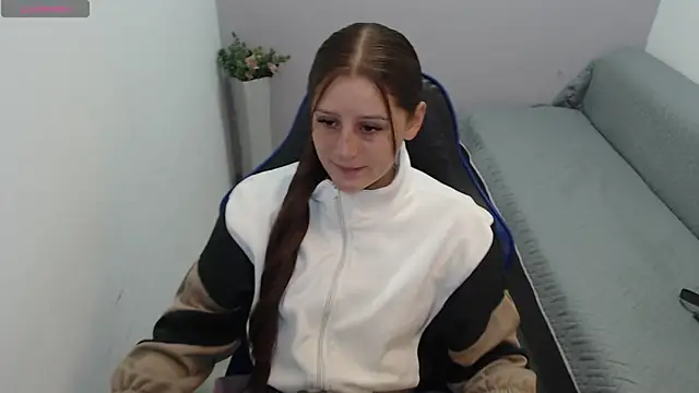 valerie diaz1 online show from 10/03/25, 01:30