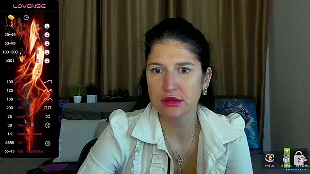 Snapshot of Alianna_Solo_Kisses chatting on 10/23/25, 05:29 Alianna Solo Kisses online show from 10/23/25, 05:29