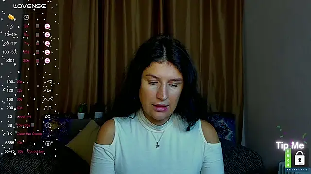 Alianna Solo Kisses online show from 01/08/26, 12:29