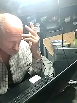 Stickybros2u online show from 02/07/25, 09:15