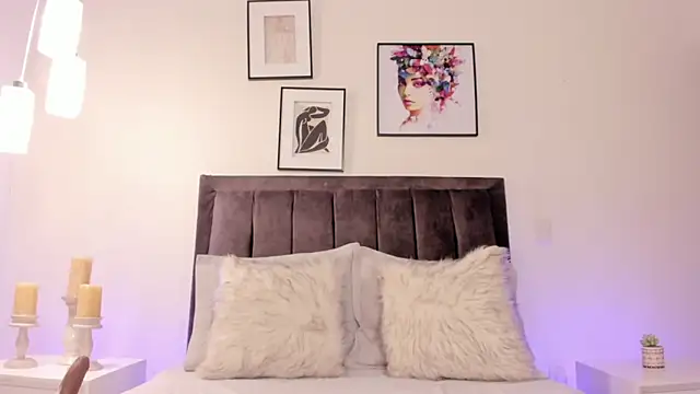 helen mooree online show from 02/21/25, 04:37