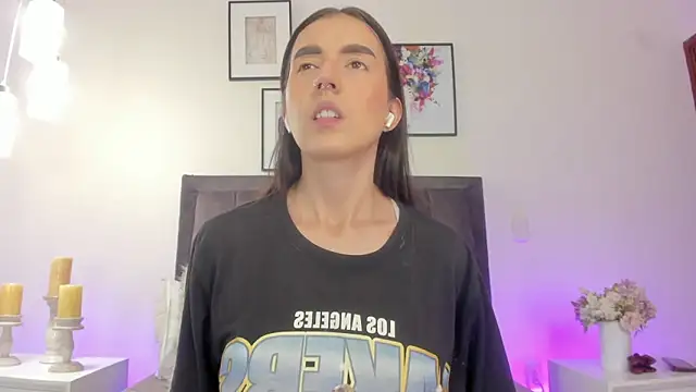 helen mooree online show from 04/20/26, 12:41