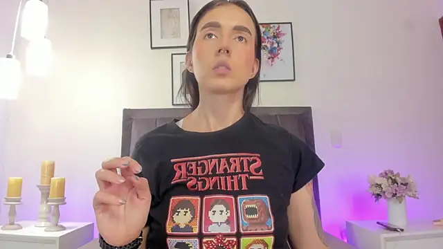 helen mooree online show from 04/24/26, 12:51