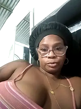 Melanie candy  online show from 10/13/25, 11:16