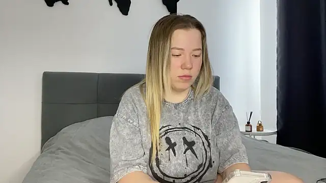 Embersweetbunny online show from 02/22/25, 08:40