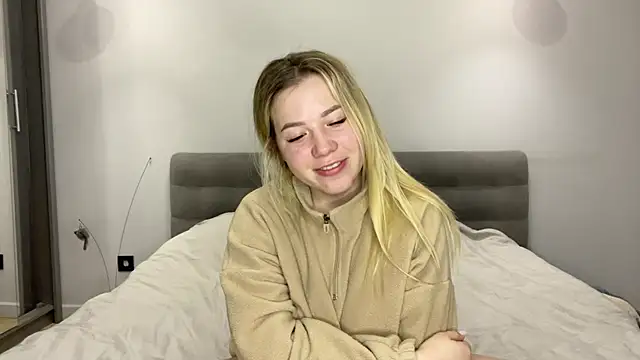 Embersweetbunny online show from 12/01/25, 05:12