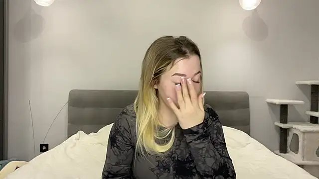 Embersweetbunny online show from 01/06/26, 06:39