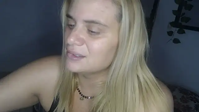 Snapshot of Elza_Blonde chatting on 02/18/25, 06:47 Elza Blonde online show from 02/18/25, 06:47
