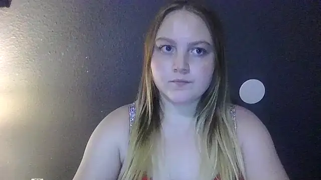 Snapshot of PhatAssBlond chatting on 03/04/25, 12:18 PhatAssBlond online show from 03/04/25, 12:18