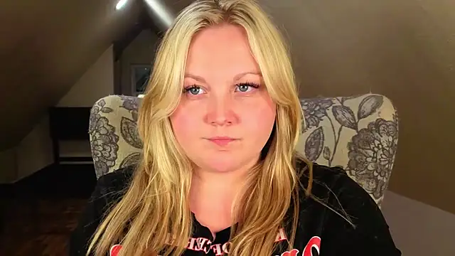 Snapshot of PhatAssBlond chatting on 05/02/26, 03:55 PhatAssBlond online show from 05/02/26, 03:55