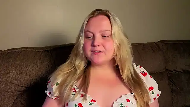 Snapshot of PhatAssBlond chatting on 07/21/26, 06:54 PhatAssBlond online show from 07/21/26, 06:54