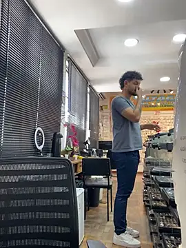 Snapshot of luanbig chatting on 01/13/25, 01:28 luanbig online show from 01/13/25, 01:28