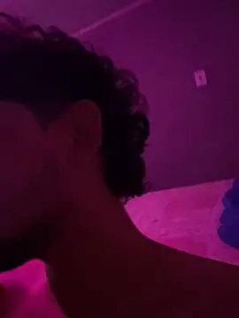 Snapshot of luanbig chatting on 02/20/25, 01:25 luanbig online show from 02/20/25, 01:25