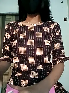 Snapshot of Raya-Moni chatting on 11/14/25, 01:54 Raya-Moni online show from 11/14/25, 01:54