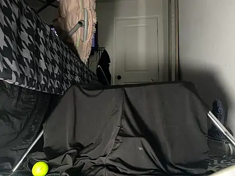 Snapshot of Amarok39 chatting on 01/16/25, 05:44 Amarok39 online show from 01/16/25, 05:44