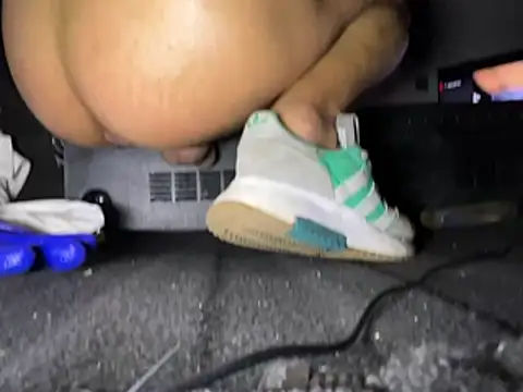 Snapshot of Amarok39 chatting on 02/08/25, 12:06 Amarok39 online show from 02/08/25, 12:06