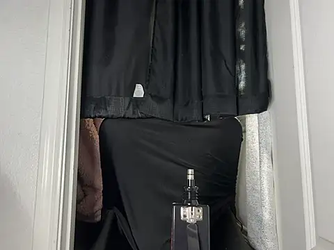 Snapshot of Amarok39 chatting on 02/26/25, 04:24 Amarok39 online show from 02/26/25, 04:24