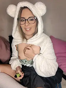 Jade Emeraud online show from 03/05/26, 08:38