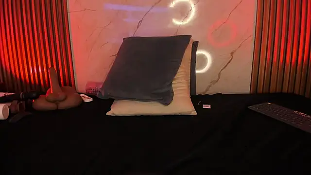 Emiilycollins online show from 01/31/25, 02:15