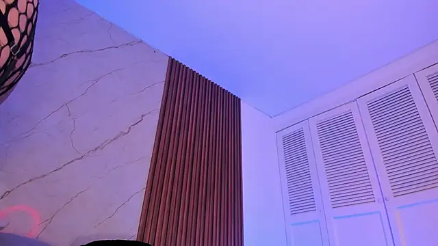 Emiilycollins online show from 12/21/25, 05:42