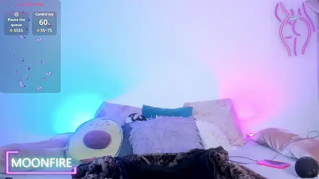 Snapshot of moonfiredancer chatting on 12/19/24, 02:01 moonfiredancer online show from 12/19/24, 02:01