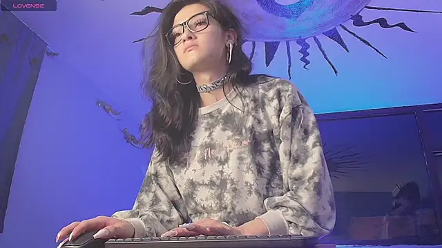 Snapshot of moonfiredancer chatting on 01/11/25, 12:44 moonfiredancer online show from 01/11/25, 12:44