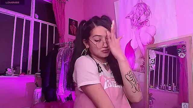 Snapshot of moonfiredancer chatting on 09/25/25, 02:59 moonfiredancer online show from 09/25/25, 02:59