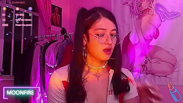 Snapshot of moonfiredancer chatting on 10/03/25, 01:35 moonfiredancer online show from 10/03/25, 01:35