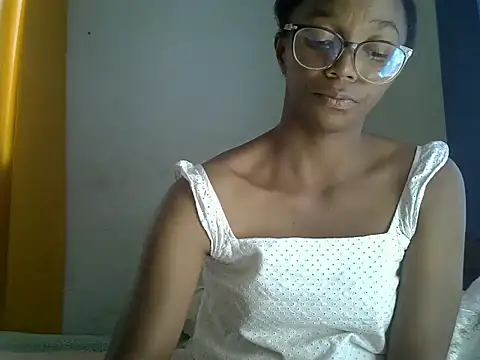 ElianeHot online show from 07/17/26, 10:11