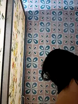 Snapshot of Alisteresa_ chatting on 07/17/26, 01:45 Alisteresa online show from 07/17/26, 01:45
