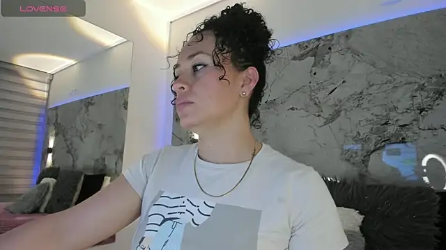 LIZ HOLMES online show from 09/19/25, 10:27