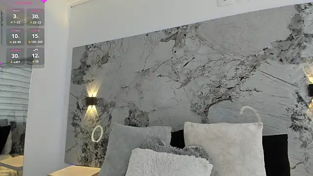 LIZ HOLMES online show from 11/13/25, 12:15