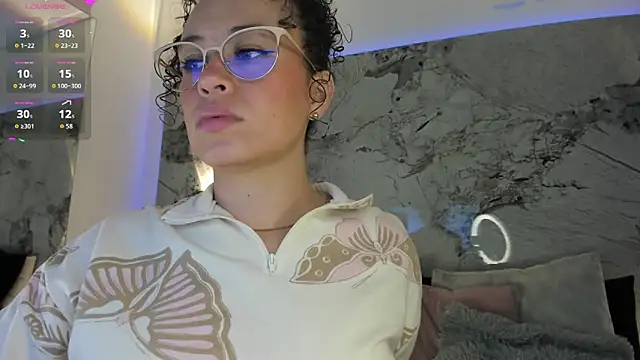 LIZ HOLMES online show from 12/17/25, 11:05