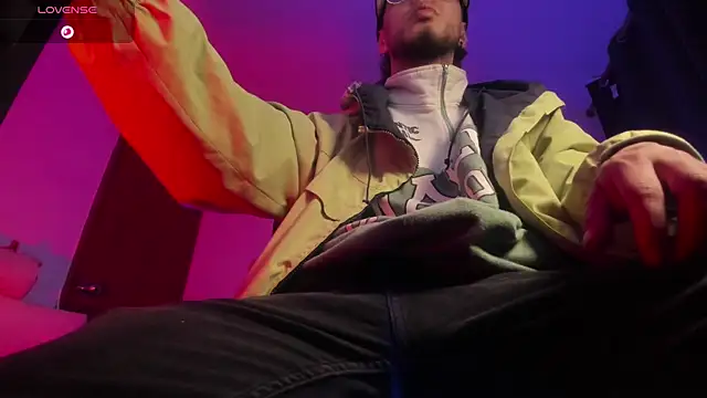 s sven03 online show from 12/19/25, 01:45