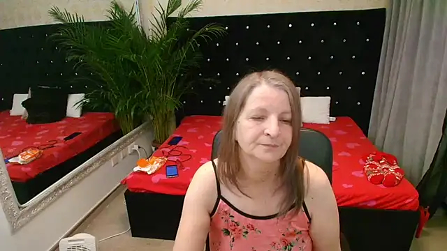 Lilly hott online show from 01/06/26, 07:17