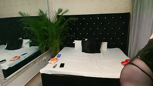 Lilly hott online show from 01/15/26, 07:28