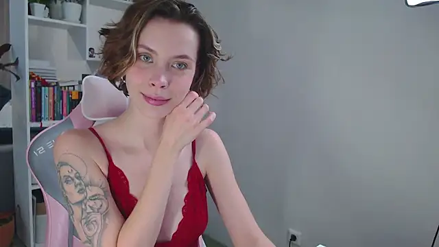 Snapshot of milly_ross chatting on 01/02/25, 11:20 milly ross online show from 01/02/25, 11:20