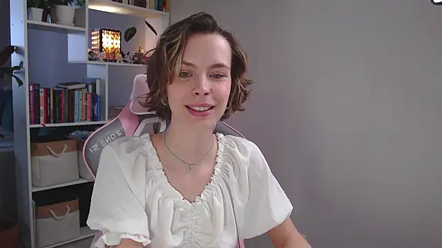 Snapshot of milly_ross chatting on 01/18/25, 06:24 milly ross online show from 01/18/25, 06:24