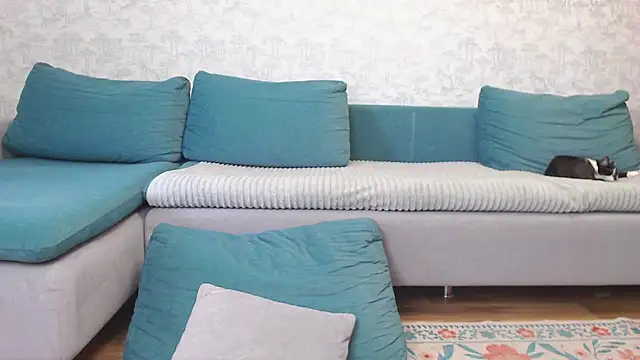 Snapshot of milly_ross chatting on 10/22/25, 07:19 milly ross online show from 10/22/25, 07:19